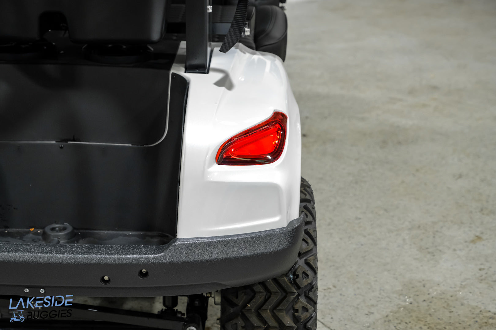 2025 Vibe EV Flex 4F Pure White Metallic
